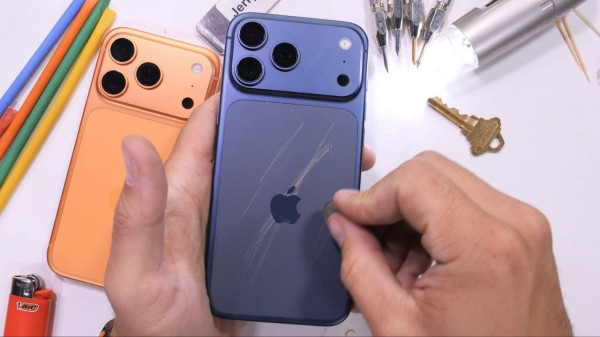 7 Cacat Produksi iPhone 17 yang Viral: HP 44 Juta Luntur Jadi Pink, Gagal Konek, AI Eror