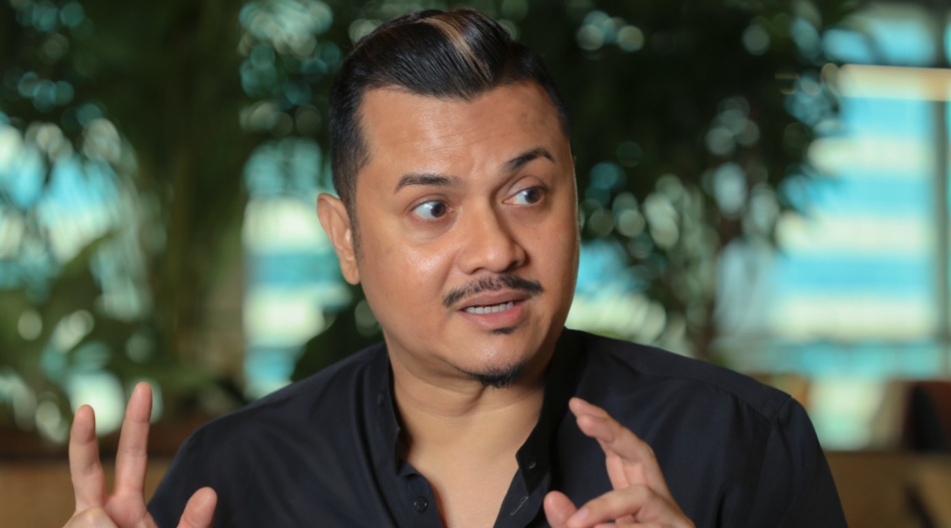 Kenali Makna Cinta Tanpa Diyudahi Riasan Wajah