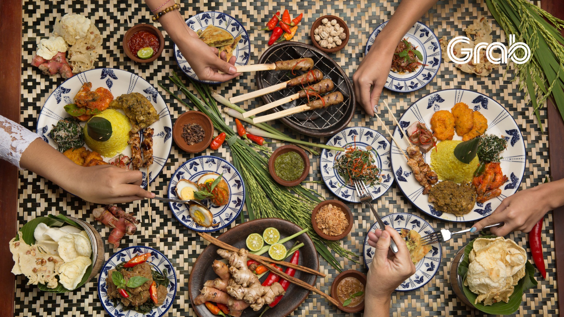 15 Kuliner Indonesia dari GrabFood Paling Digemari